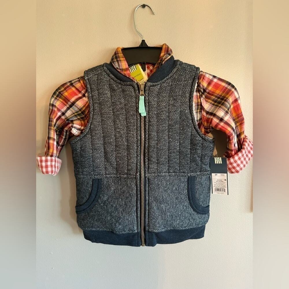 OSHKOSH BOYS REVERSIBLE SHIRT WITH SHERPA LINED VEST SIZE 5T NWT
